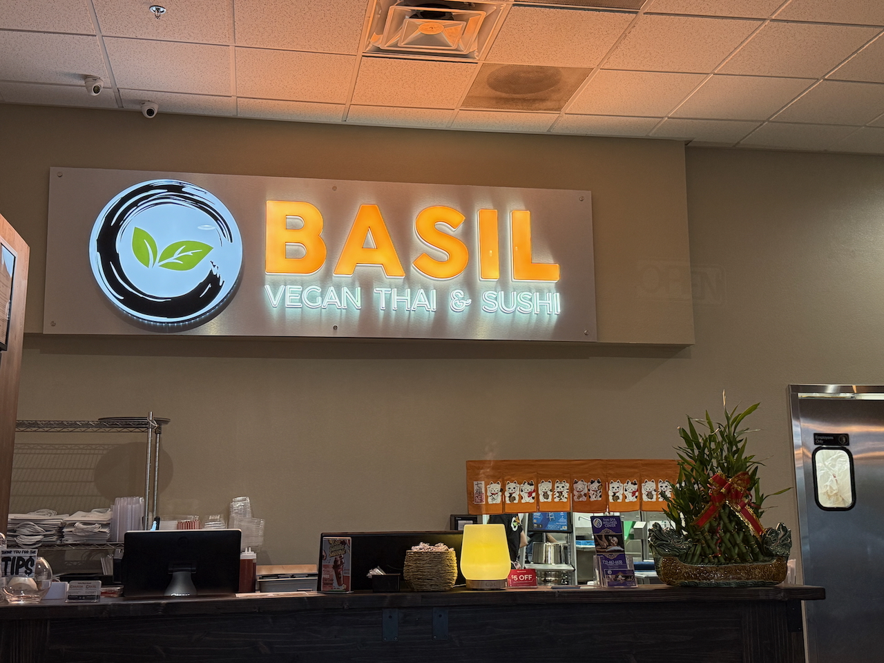 Basil Spices Up Thai in Las Vegas; Plus, LV to LA Vegan Wasteland?